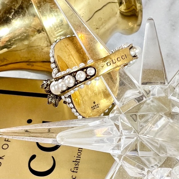 |SOLD| Gucci White & Pearl Beaded Tulip Cocktail Ring - Picture 4 of 9